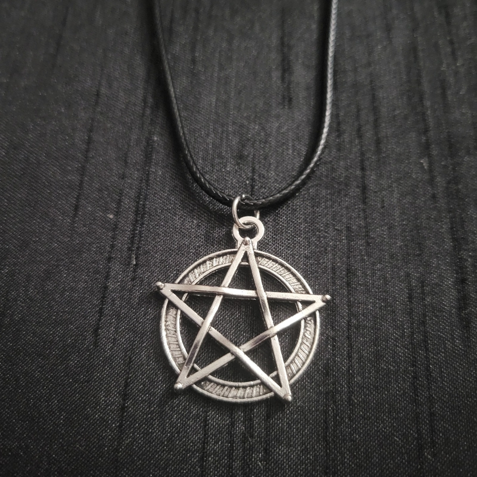 Pentagram Silver Tone Necklace 15$